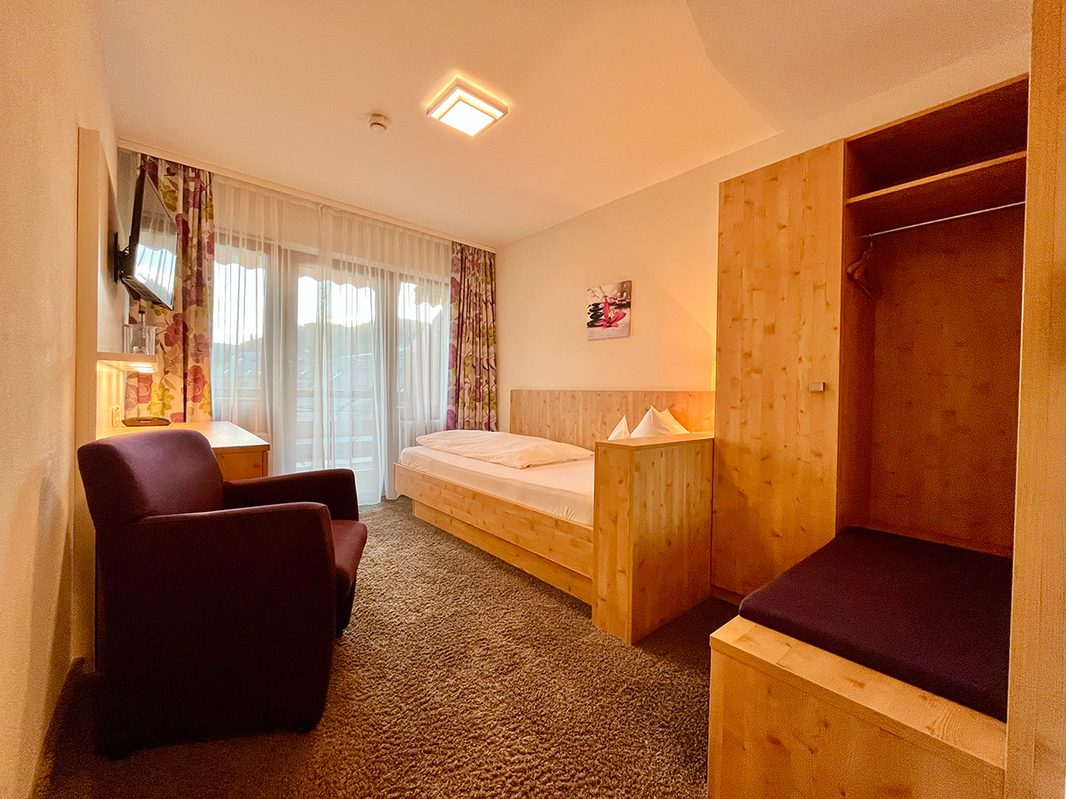 Übernachten in Baiersbronn im Einzelzimmer Klassik im Hotel Rose in Baiersbronn